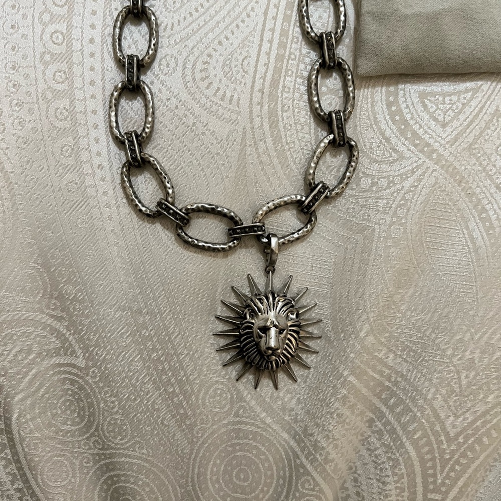 Like New. Kendra Scott Antique Silver Athena Charm Necklace -no signs of wear.